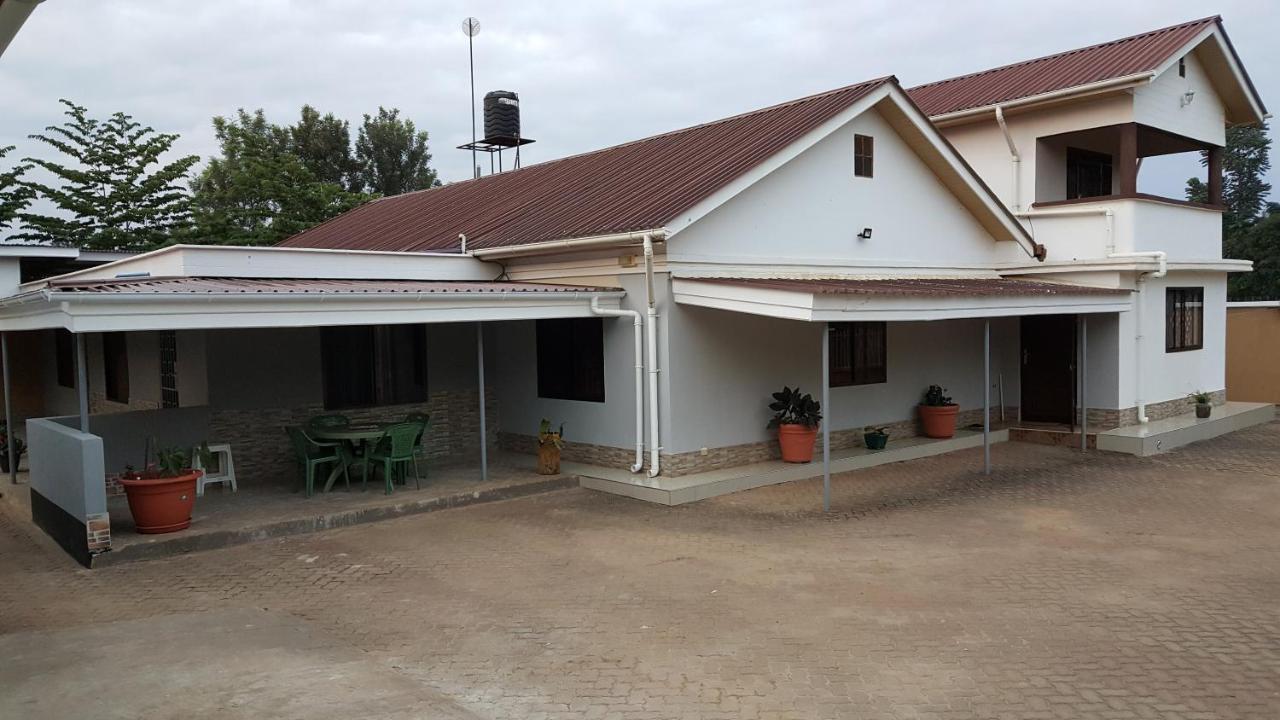 Kilimanjaro Country House Моші Екстер'єр фото