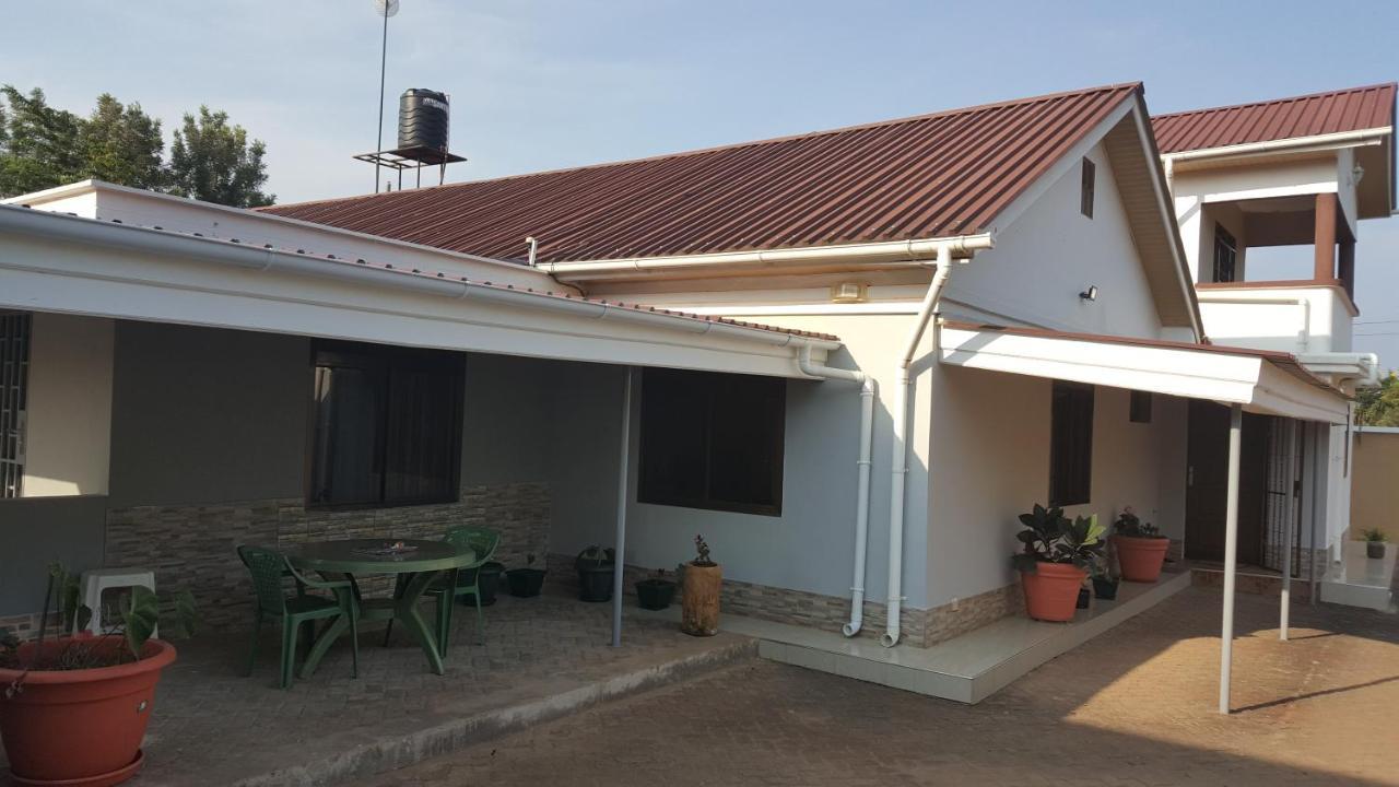 Kilimanjaro Country House Моші Екстер'єр фото